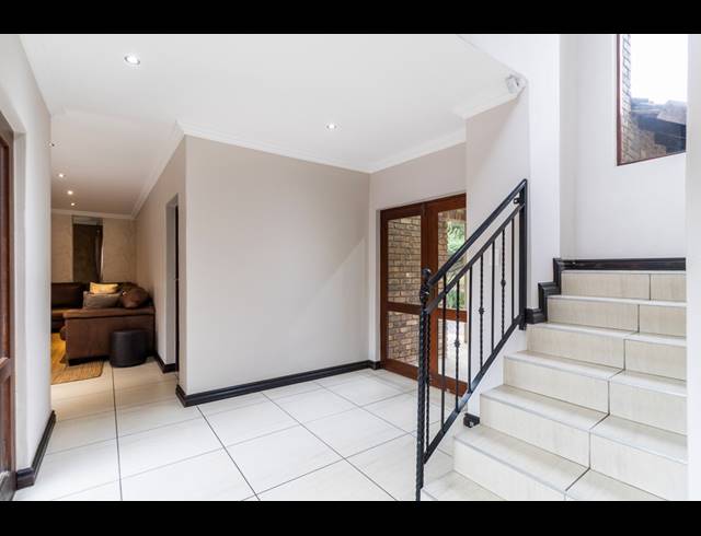 4 BEDROOM HOUSE FOR SALE IN LEEUWFONTEIN ESTATE